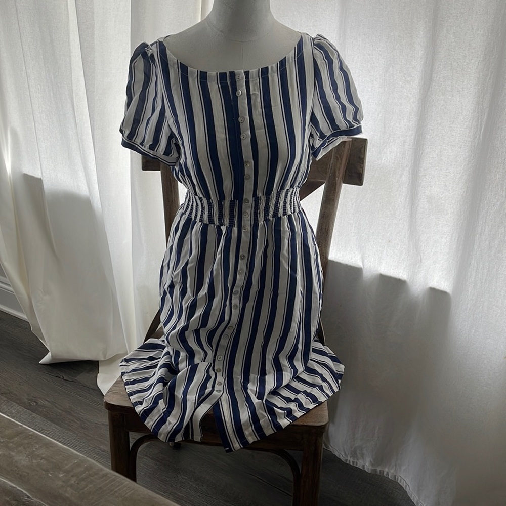 Listicle brand dress size Small